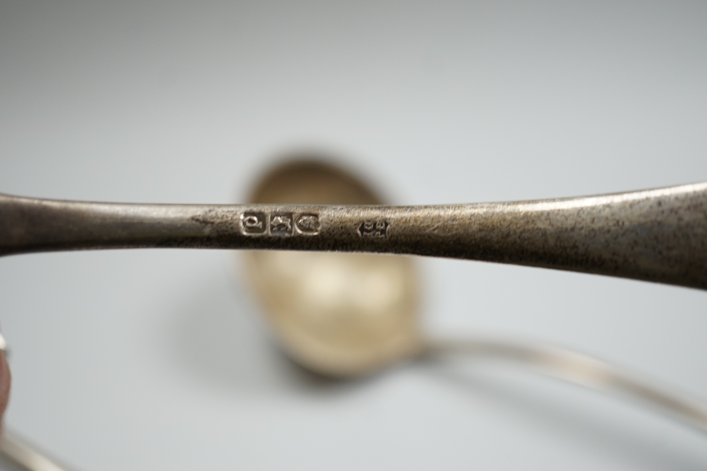 A late Victorian silver rat tail pattern soup ladle, basting spoon and a pair of ladles, by Josiah Williams & Co, London, 1898/9, 19.7oz.